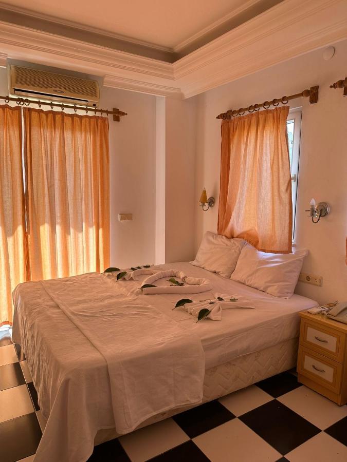 Otel London House